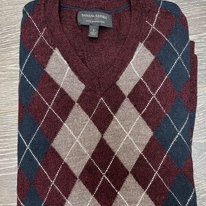 Banana Republic V-Neck Argyle Sweater - Burgundy with Navy and Gray